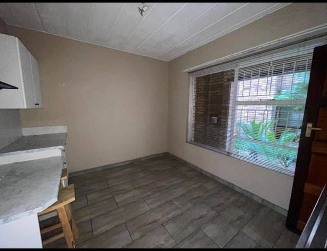 1 BEDROOM PROPERTY TO RENT IN KANNONIERS PARK